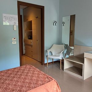 Camera con letto king size